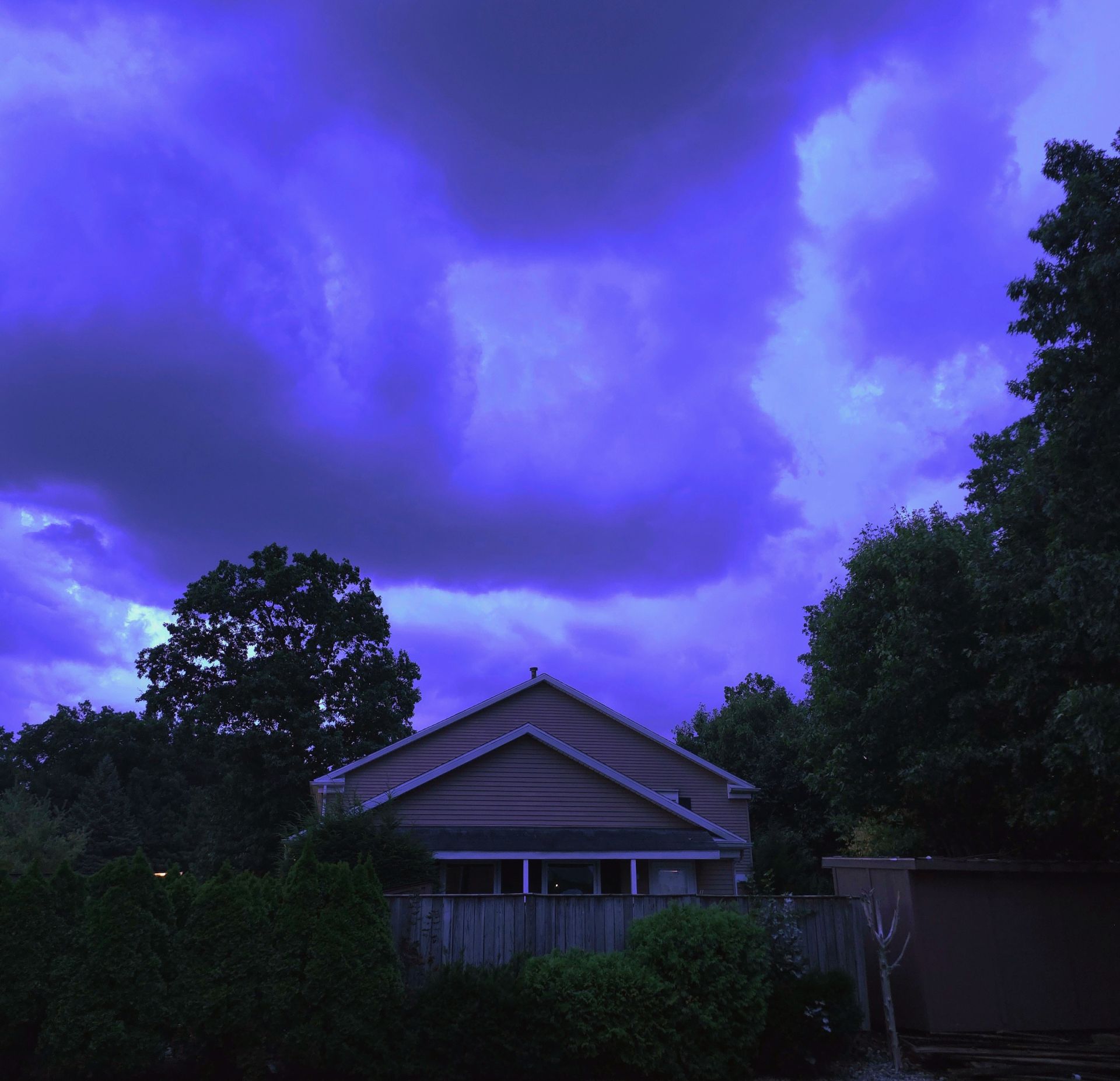 An evocative liminal moment captured by Sabrina's Liminal Dream.