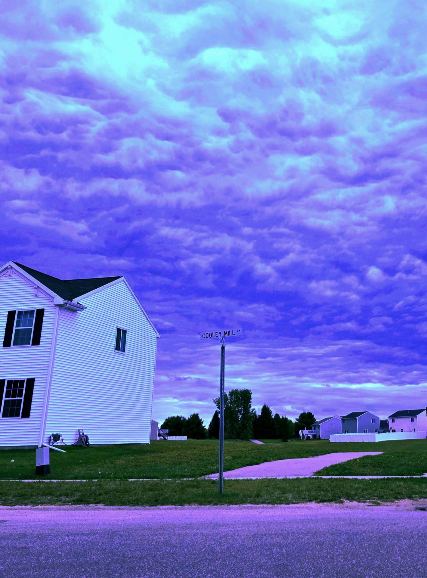 An evocative liminal moment captured by Sabrina's Liminal Dream.